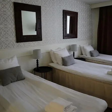 Hotel Kajaani Отель *